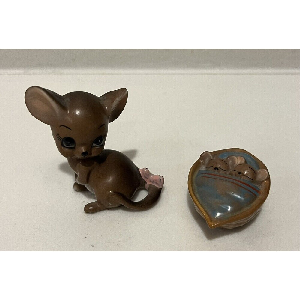 JOSEF ORIGINALS MOUSE MINI MICE SLEEP IN NUT SHELL BONE CHINA AND MOUSE WITH BOW